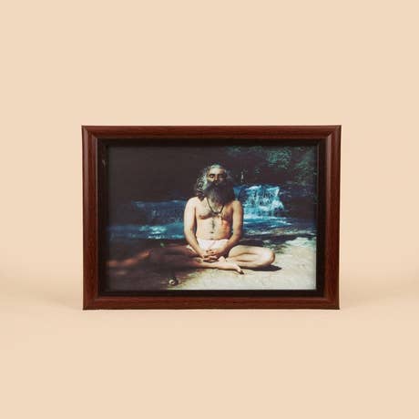 Sadhguru Photo - 6x4 (With Frame And Stand)