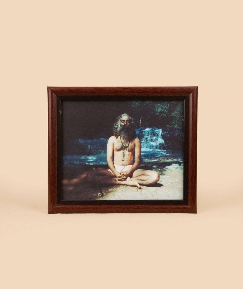 Sadhguru Photo - 6x4 (With Frame And Stand)