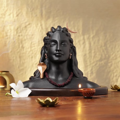 Adiyogi Statue with consecrated linga, 6 inch in height