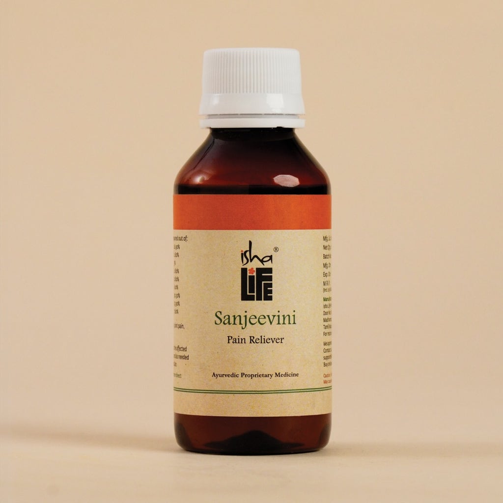 Sanjeevini pain reliever oil. 100% Natural. Highly potent ancient formulation. No mineral oil or preservatives - (100ml)