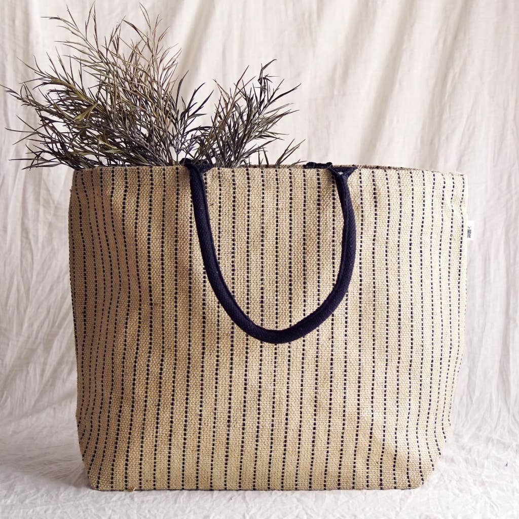 Natural canvas jute bag with reinforced handles