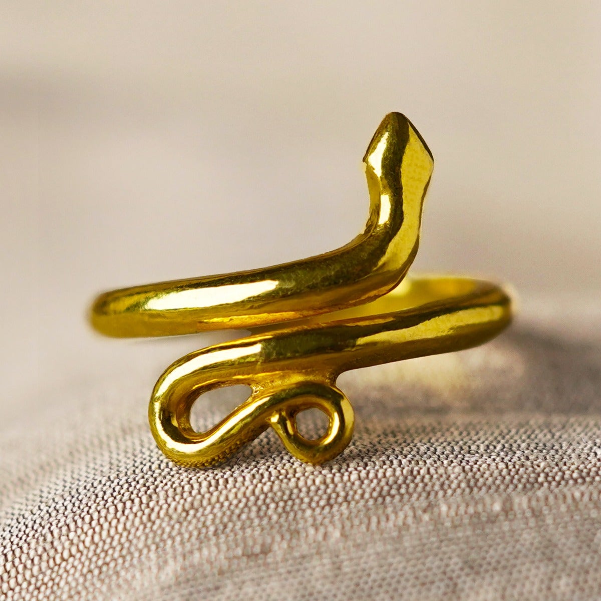 Energized Gold Sarpa Sutra- Medium