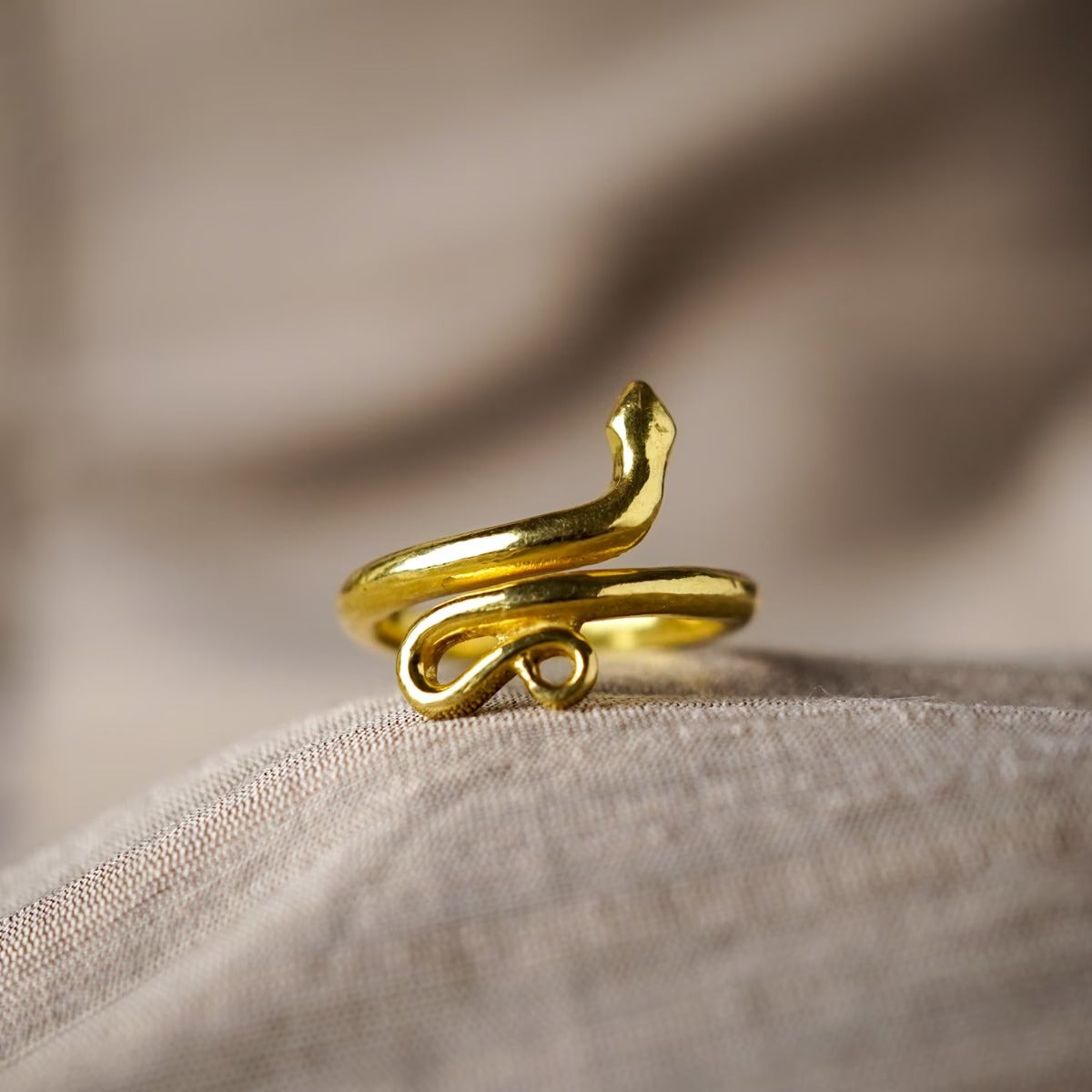 Energized Gold Sarpa Sutra- Medium