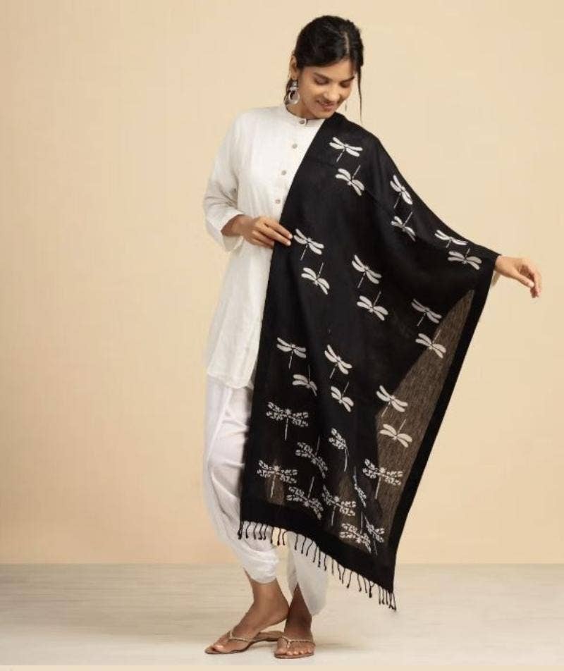 Shawl- Black. A festive gift.