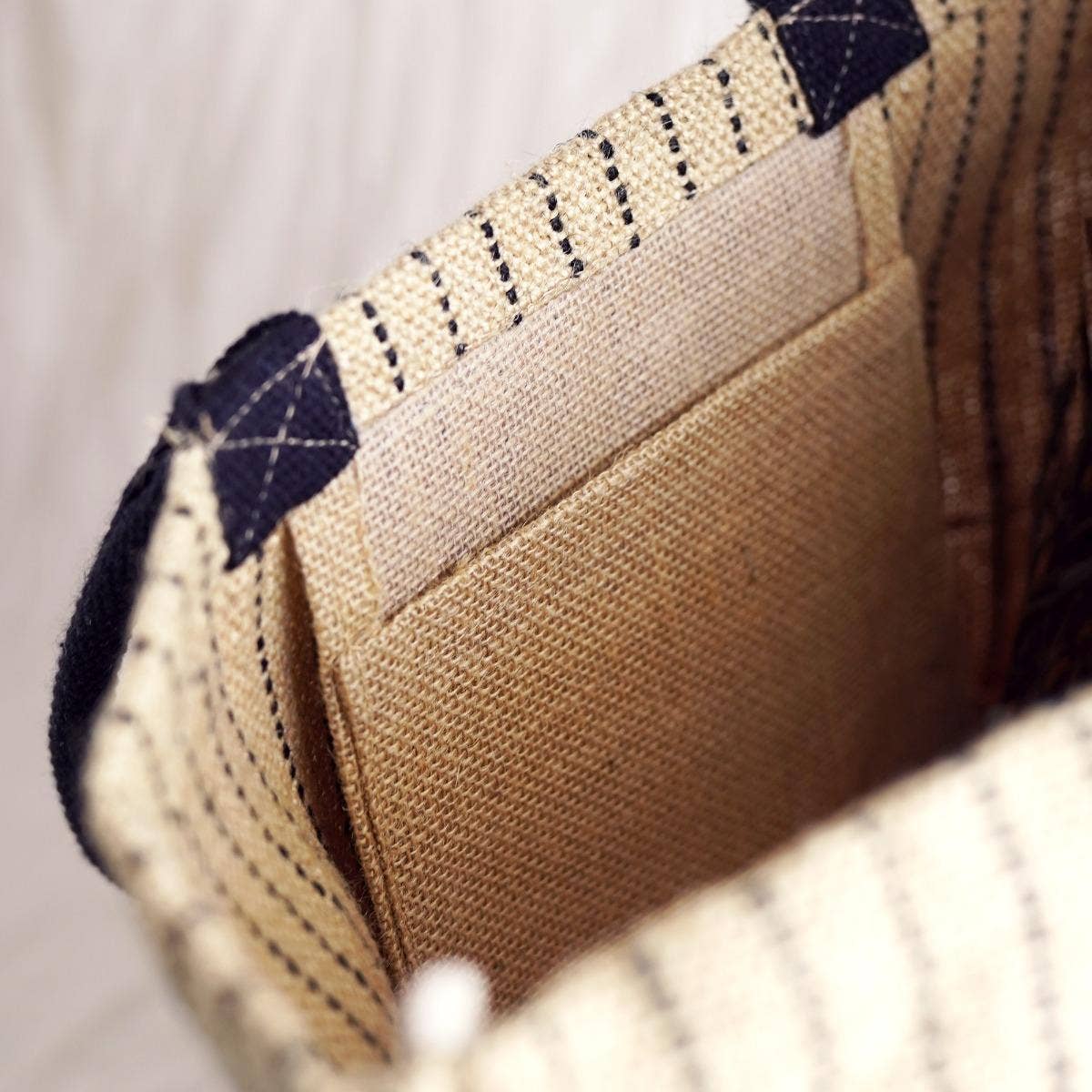 Natural canvas jute bag with reinforced handles
