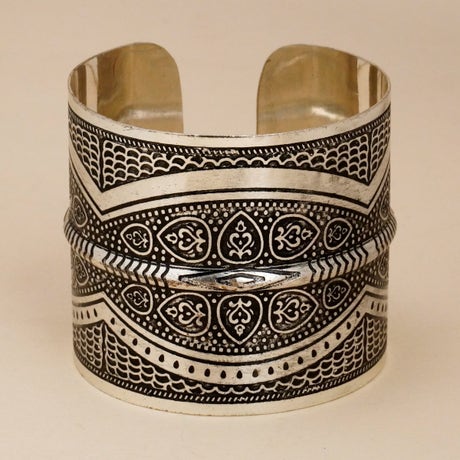 Antique cuff - style (2)