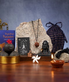 Adiyogi Rudraksha Prasadam with Statue