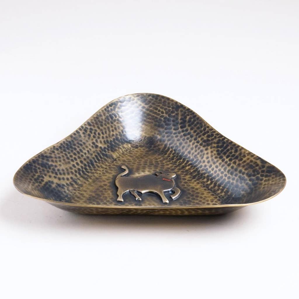 Hammered brass red jasper embedded decorative bowl - Nandi