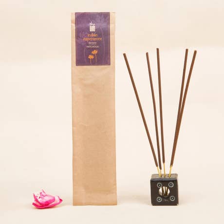 Hand rolled Patchouli Incense/Agarbatti (Pack of 10 sticks). Chemical and toxin free. Ethically sourced. Natural herbs, roots & essential oils.
