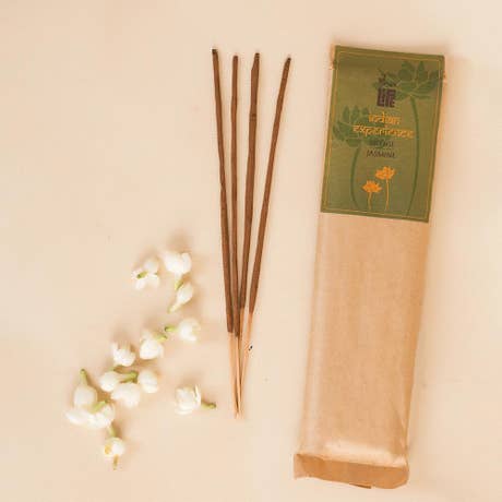Hand rolled pure Jasmine Incense/Agarbatti. Chemical and toxin free. Ethically sourced. Natural herbs, roots & essential oils. Pack of 50 sticks