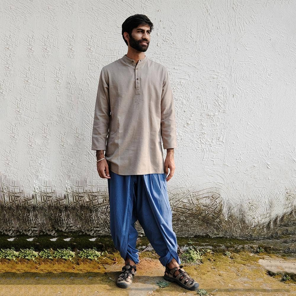 Men’s 100% organic cotton kurta with embroidered (Sap) "Aum". Long sleeved short kurta. Relaxed fit.
