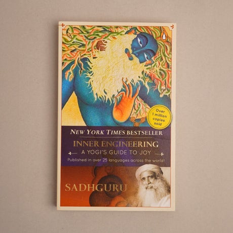 Inner Engineering: A Yogi’s Guide to Joy, English Edition