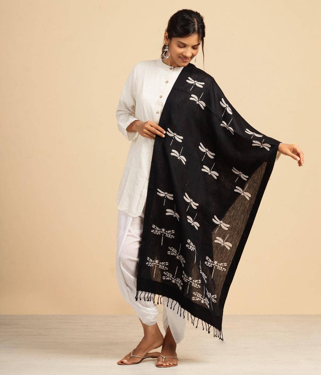 Shawl- Black. A festive gift.
