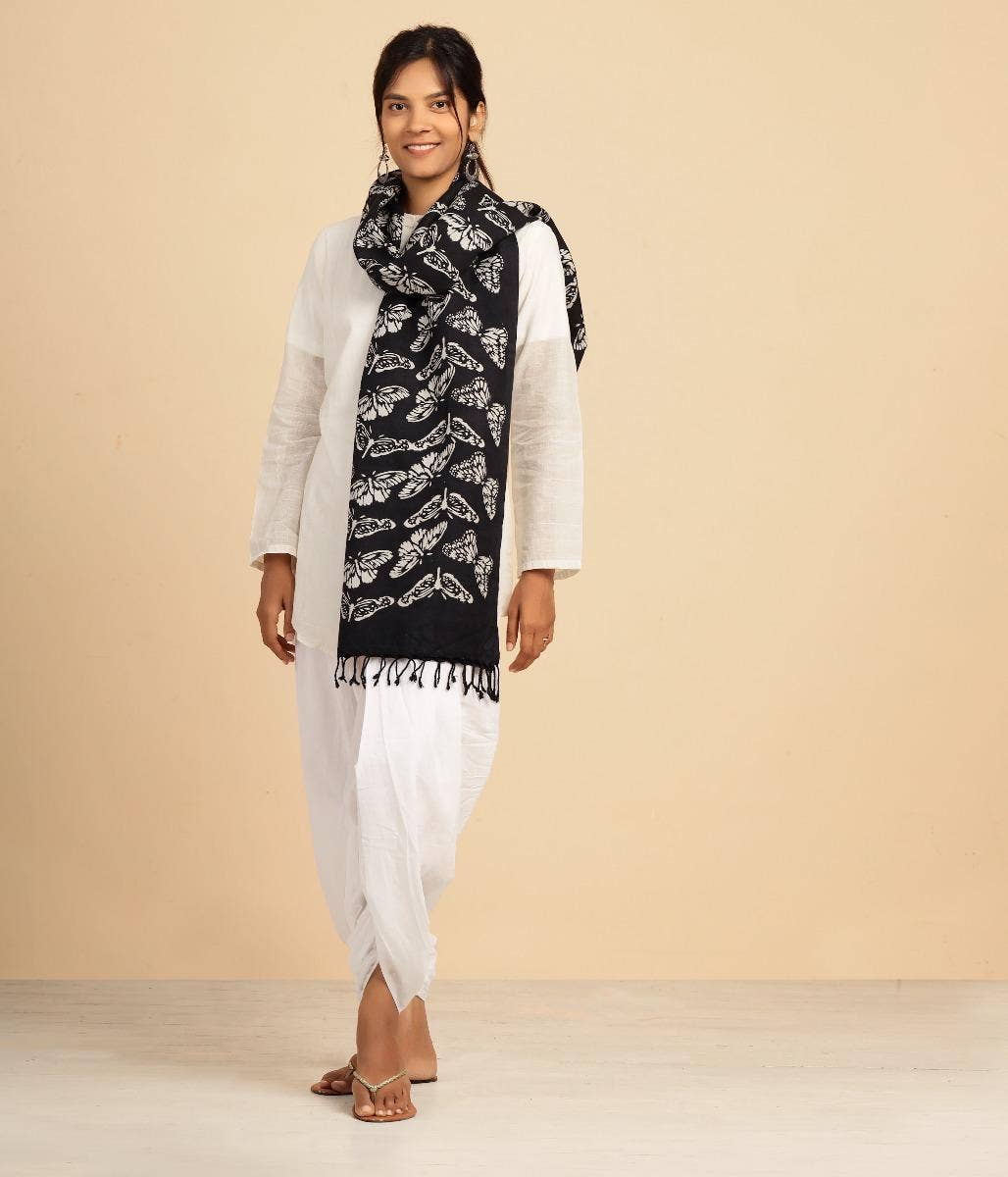 Black - Shawl. A festive gift.